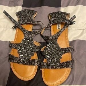Not rated sandals 9